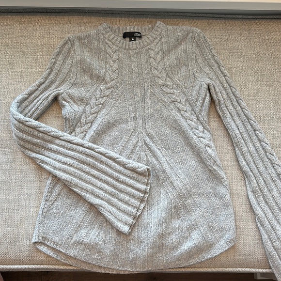 BLOOMINGDALES AQUA 100% CASHMERE SWEATER | Grey Cashmere Sweater | Bell Sleeve - Picture 1 of 5